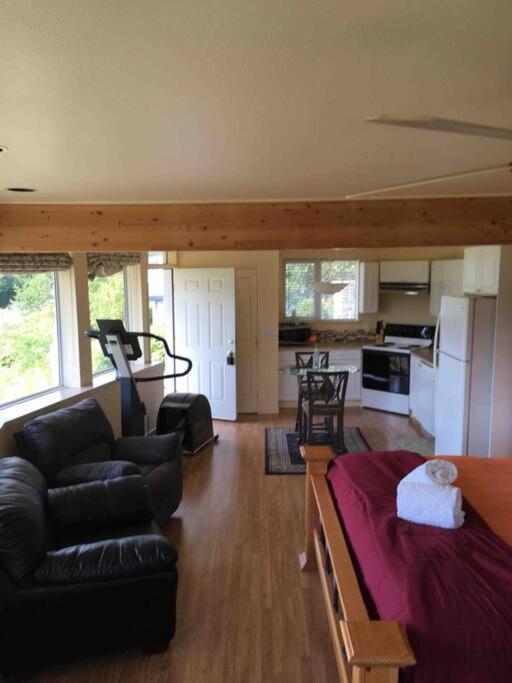 Kelli Creek Cottage - Reduced Price On Tours Juneau Pokoj fotografie
