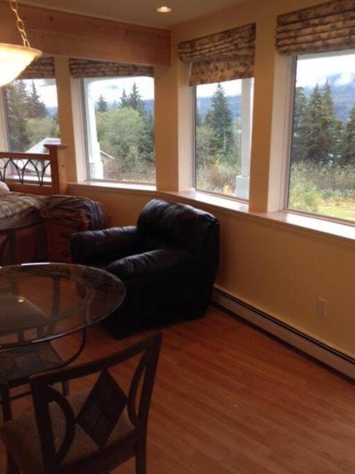 Kelli Creek Cottage - Reduced Price On Tours Juneau Pokoj fotografie