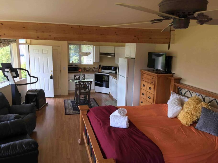 Kelli Creek Cottage - Reduced Price On Tours Juneau Pokoj fotografie